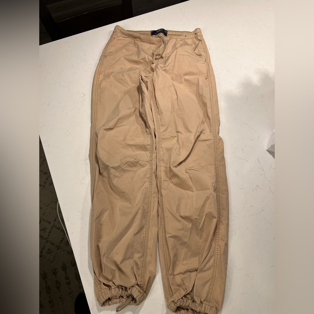 Hollister Adjustable Rise Parachute Pants Size XS